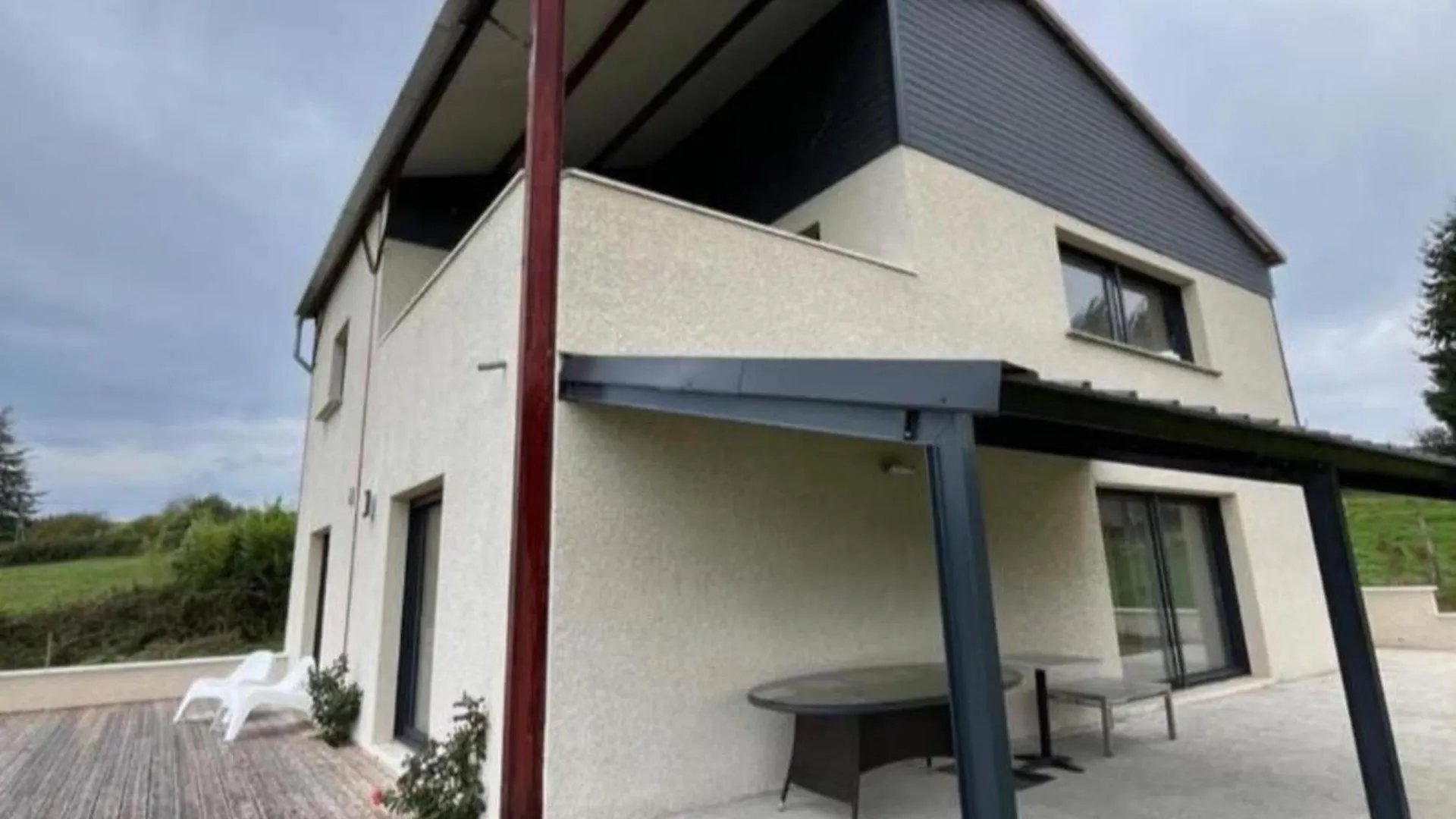 Gites De Landuziere, Sleeps 14 Saint-Genet-Lerpt